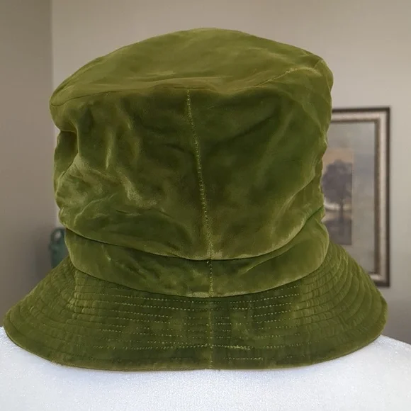 1960s Vintage Green Velvet Bucket Hat Mr. John Classic Paris New York - Picture 3 of 9